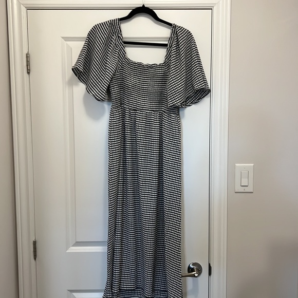 Thyme Maternity Dress - size medium - Picture 4 of 8